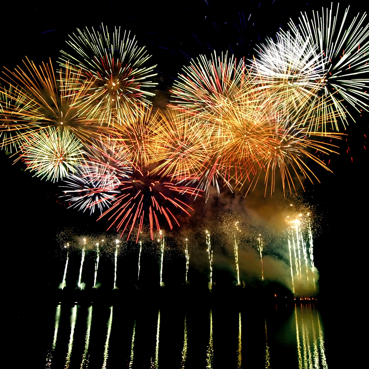 Fireworks - La Fête du Lac des Nations Promutuel Assurance – Music and fireworks festival in Sherbrooke